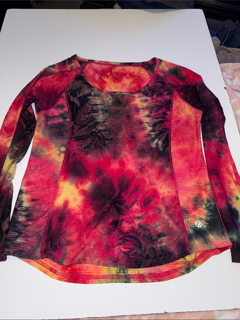 VOGO Athletica Red Multicolor Tie-Dye Long Sleeve Active Top